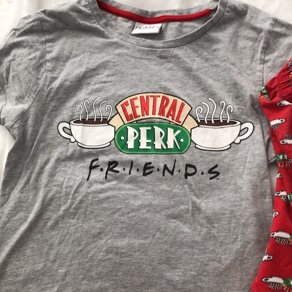 EUC Friends pajamas set Medium - Picture 4 of 4